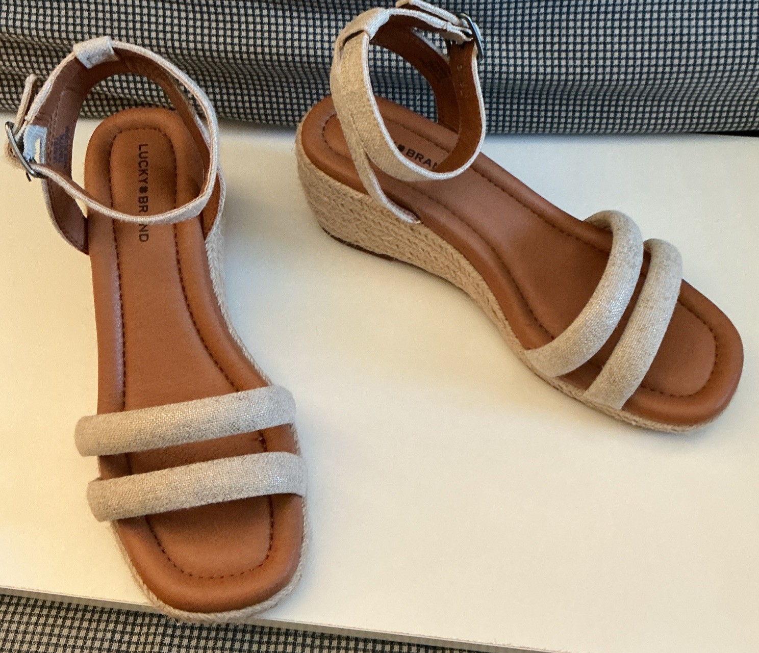 Lucky Brand Nasli Womens Beige Ankle Strap Wedge Sandals Sz 7M Very Gently Worn