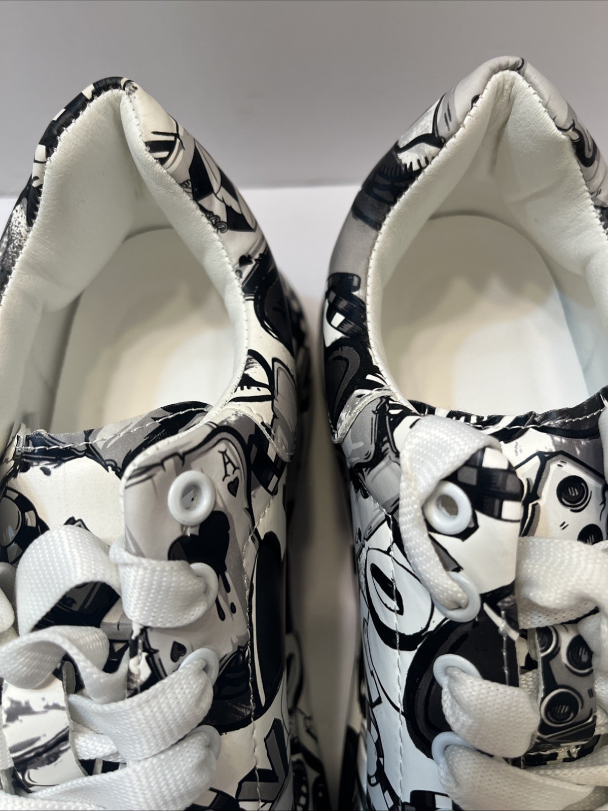 Funky Sneaker Graphics Women’s 8.5 Black White Gray Love Card Heart LaceUp NWOT
