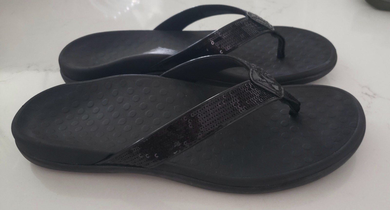 Vionic Tide Size 10/11 M Black Sequin Thong Sandals – Exc Cond
