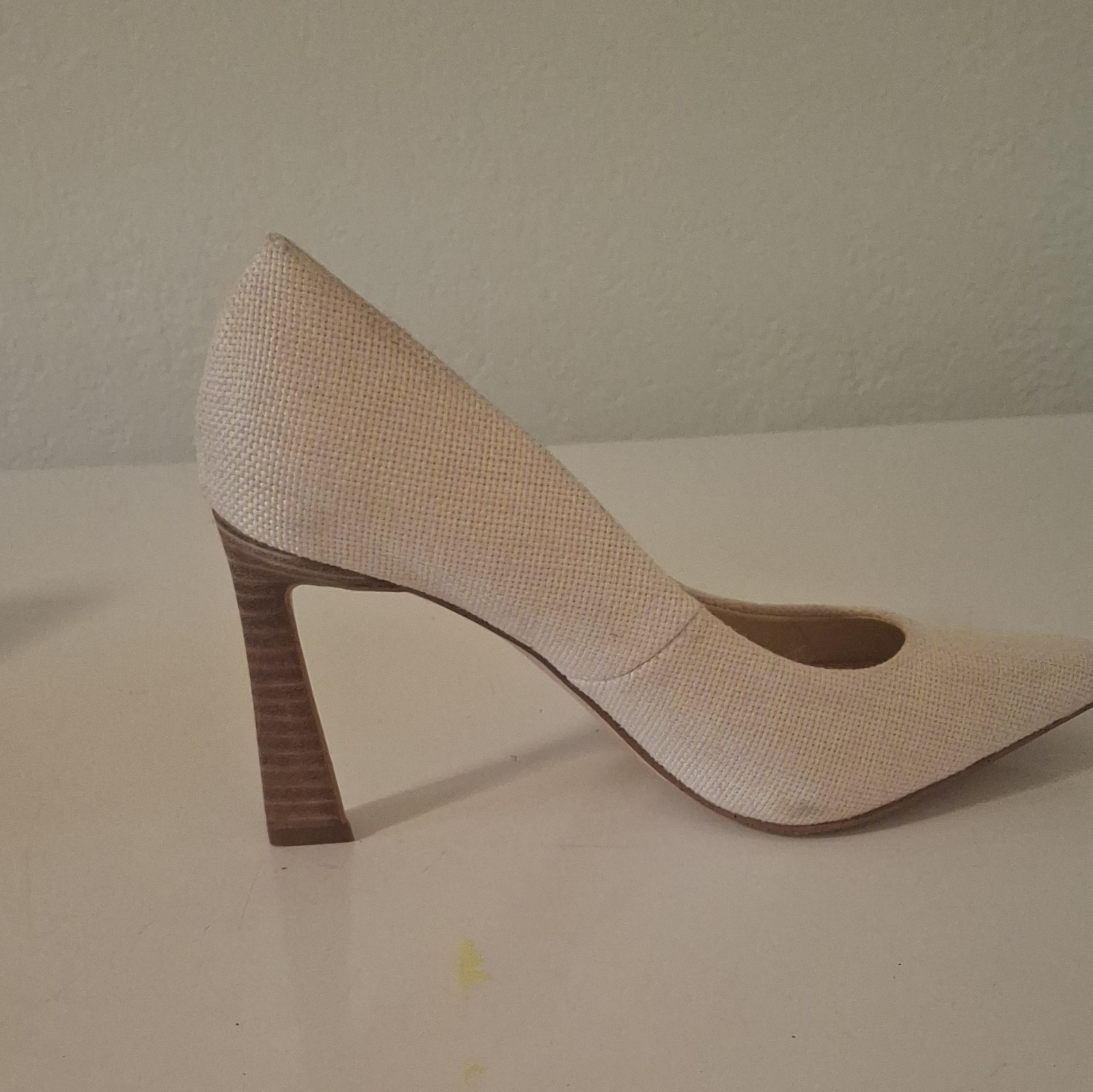 Jessica Simpson Women’s Beige Solid Pointed Toe Slip On Textile Pumps US 6