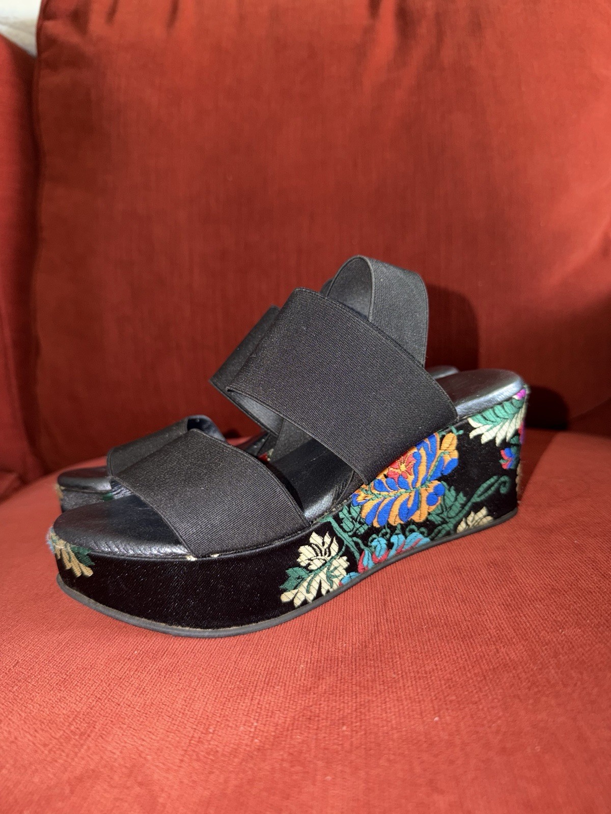 Agilis Barcelona Women’s Black Floral Embroidered Wedge EU 36/US 6