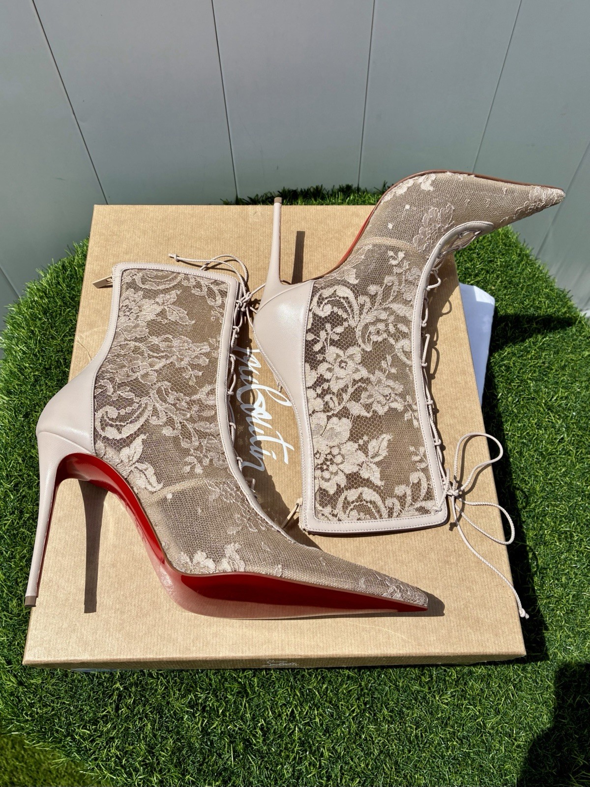 CHRISTIAN LOUBOUTIN KM LACE BOOTY 100 CORSET ANKLE STILETTO IVORY BOOTIE SZ 40