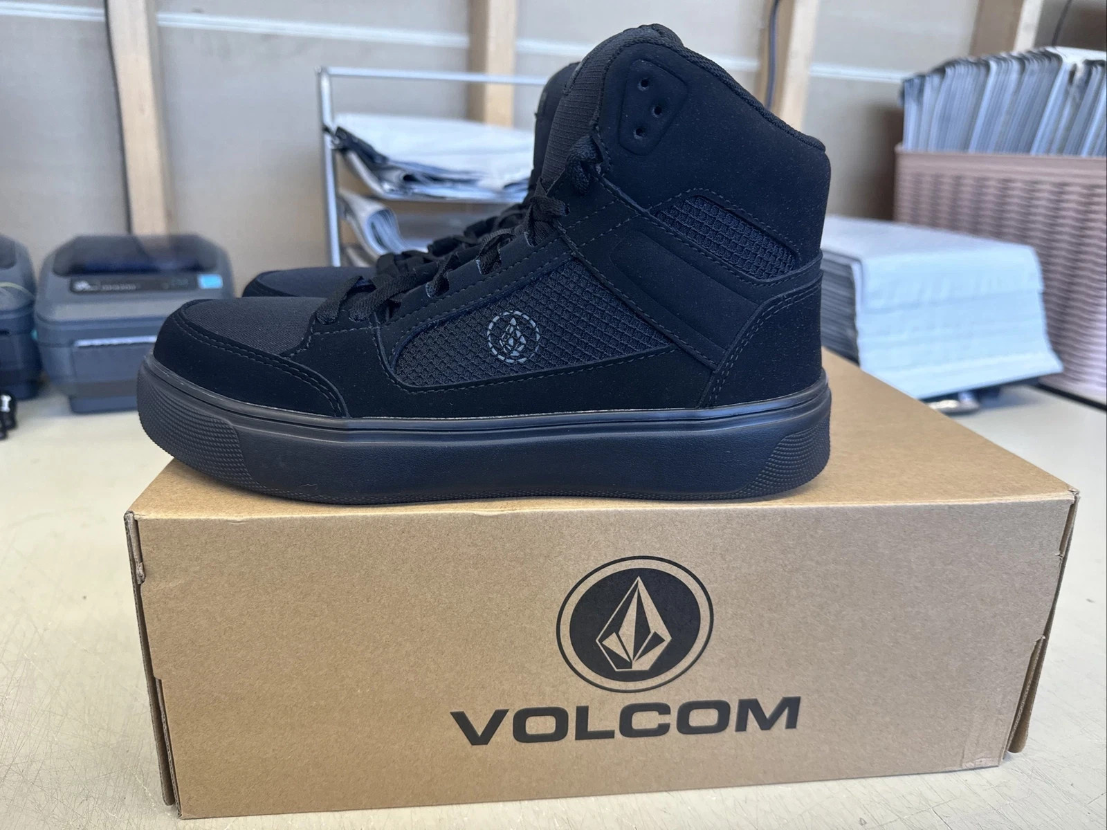 PICK SIZE – Volcom VM30244F Women’s Black Evolve High Top Skate Comp Toe Shoes