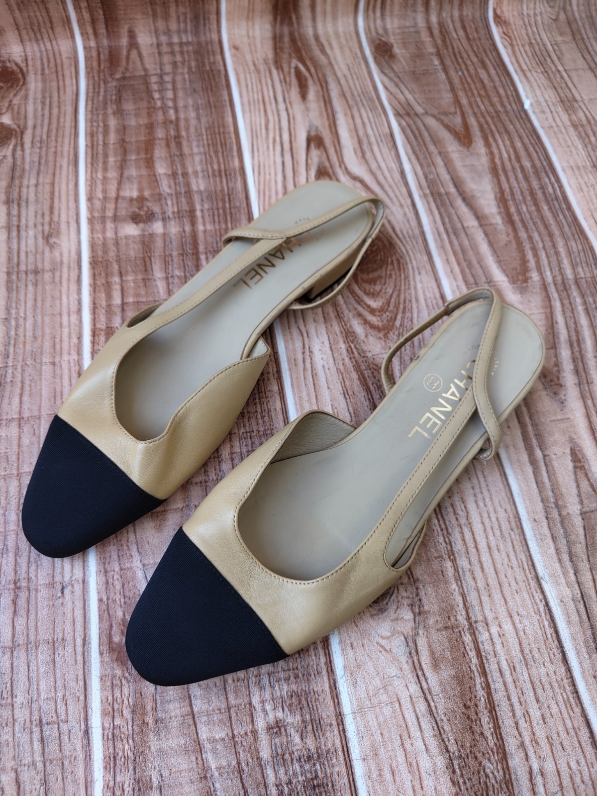 CHANEL Slingback Grosgrain CC Cap-toe Beige Black Leather Flats EU 39 US 8.5