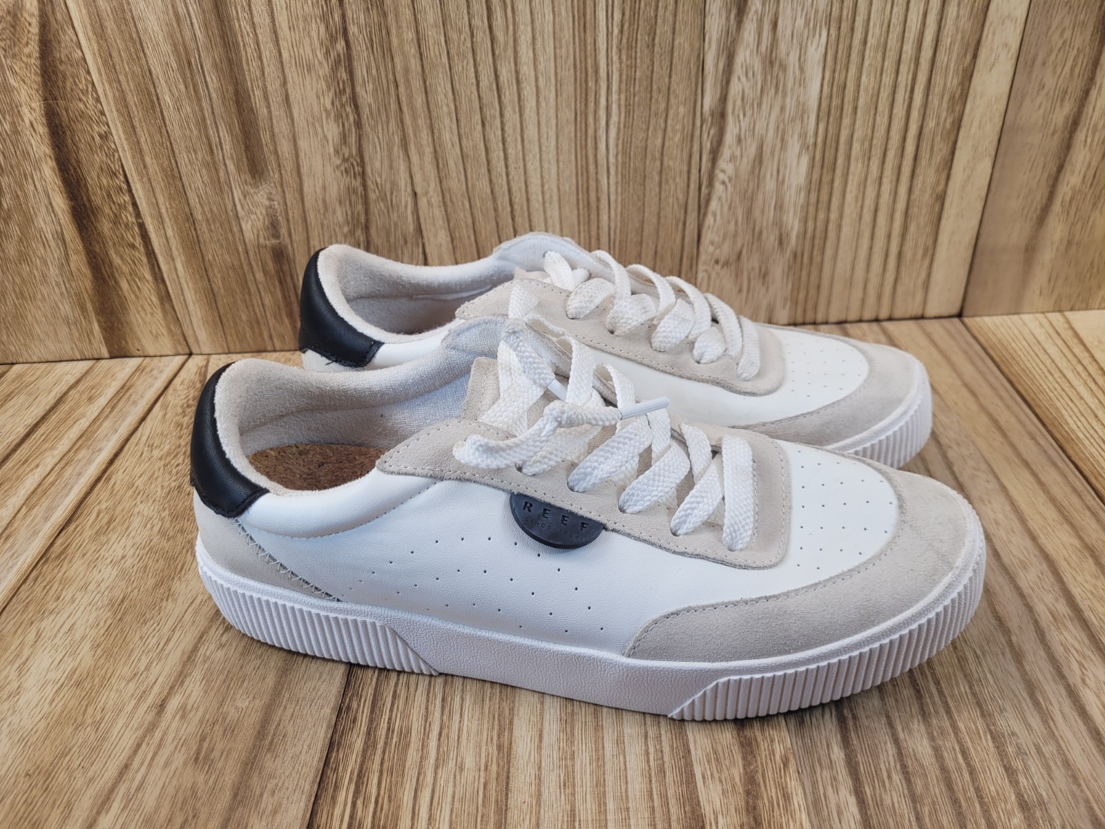 REEF Lay Day Seas White Leather Sneakers Casual Womens 10 Slip On Breathable