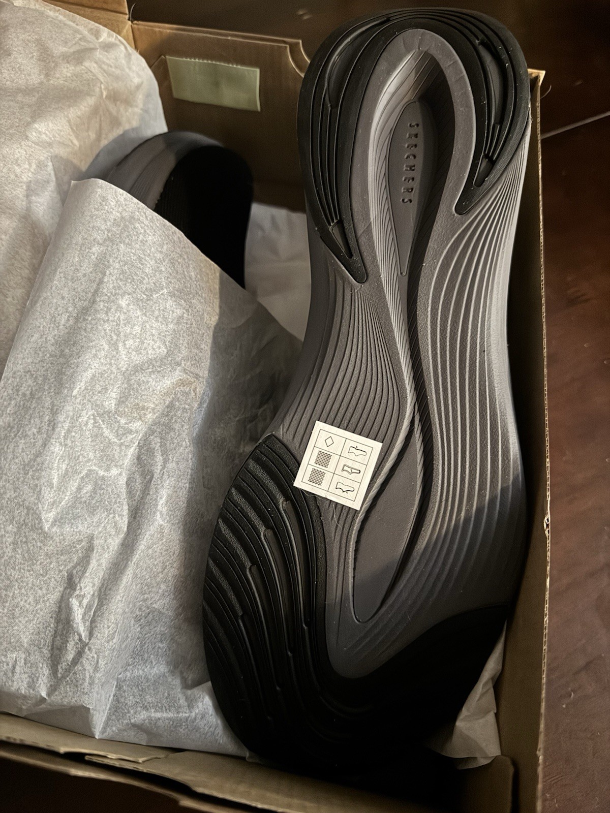 SKECHERS Arch Fit Vista 2.0 Devoted Slip-On Sneaker Machine Washable Vegan