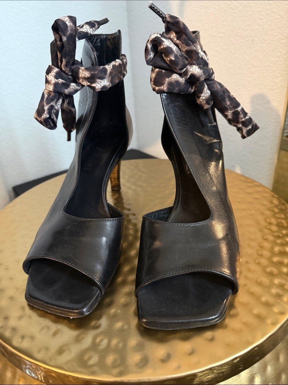 Black leather kitten heel with leopard print ankle wrap – EU 39