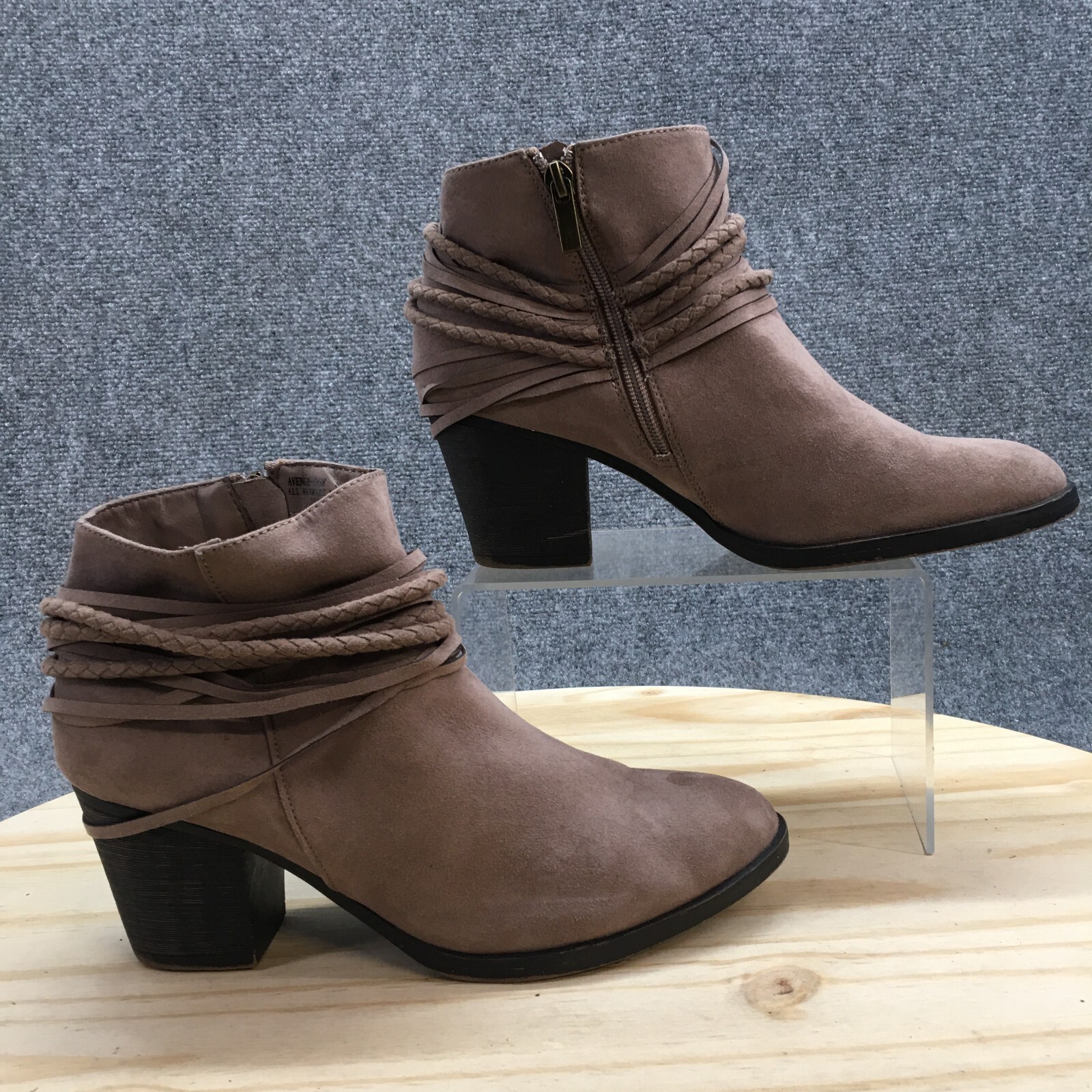 Bamboo Boots Womens 8.5 Avenge Ankle Booties Beige Faux Leather Cone Heels Zip