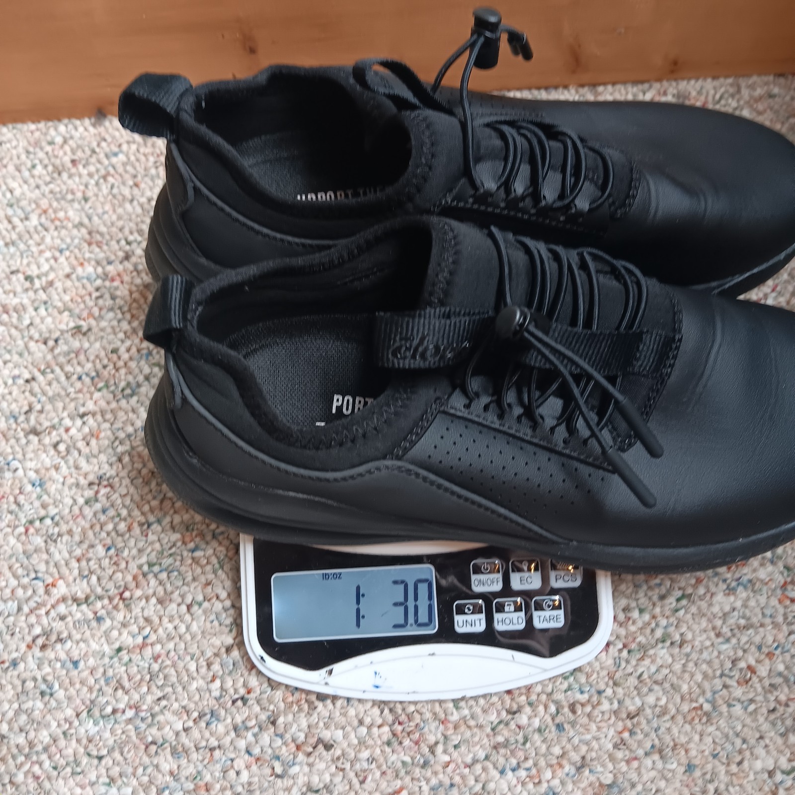 Clove Classic Sneakers W8.5 M7 Black Clarino Vegan Leather Healthcare Nursing