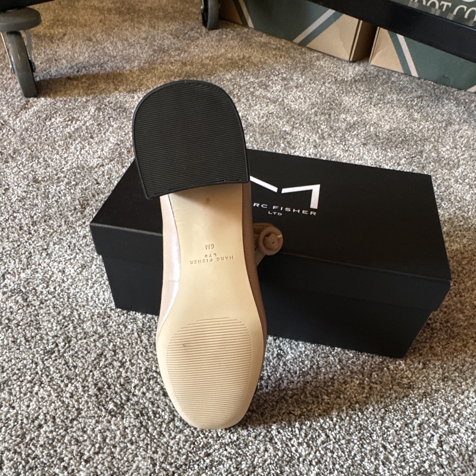 Marc Fisher LTD Leather Mary Jane Buckle Strap Cap Toe Beige/Black 6 M