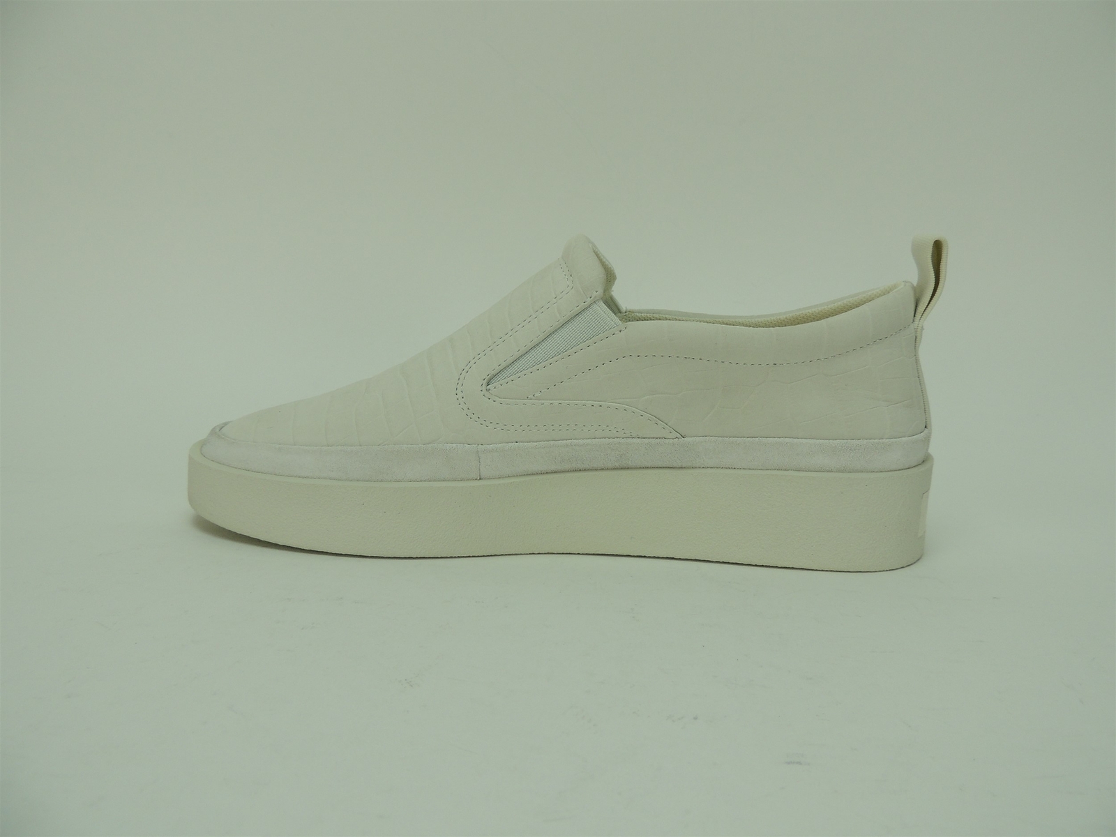 Via Spiga Women’s Markie Slip on Sneakers Milk White Croc Suede Size 8.5 M