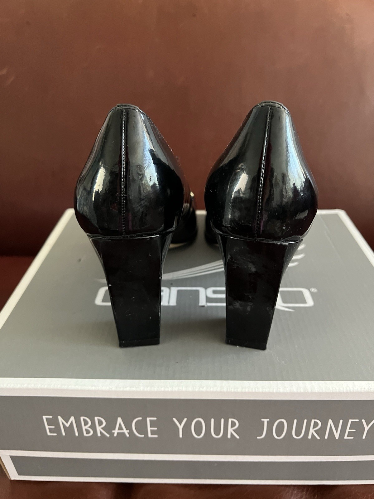 Tahari Black Patent Leather Block Heels Size 8M Decorative Gold-toned Buckle