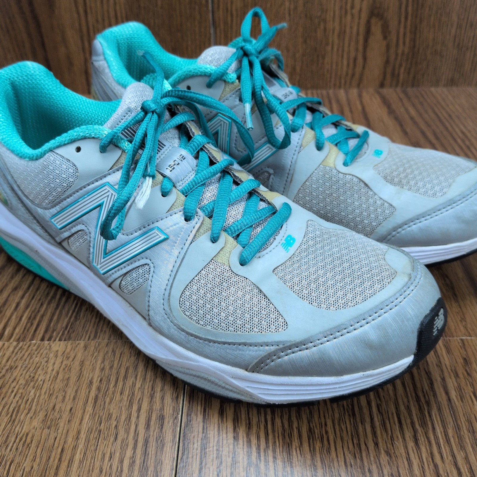 New Balance 1540 v2 Sneakers Womens Size 13 Gray Teal Trim W1540SG2 Used Running