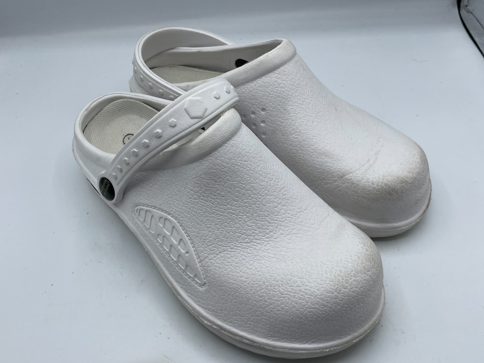Natural Uniforms Size 7 Women’s White Cushioned Insole Flats Slip-on Shoes