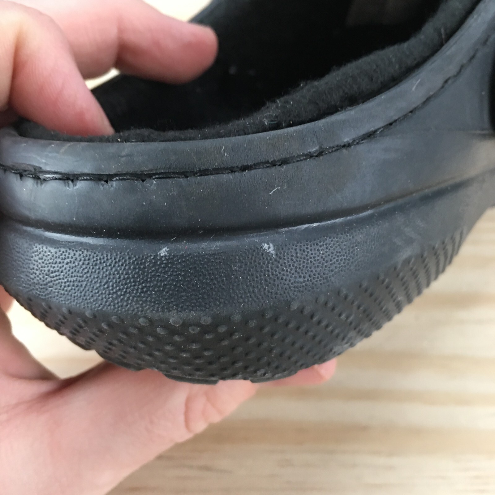 Crocs Shoes Mens 5 Womens 7 Classic Clog Black Rubber Faux Fur Queendom 203591