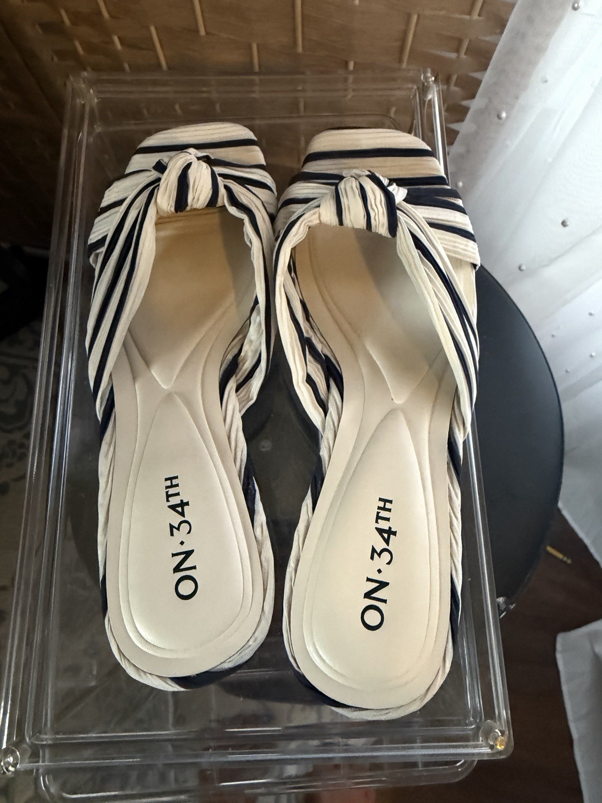 ON 34TH Women’s Ivory & Navy Striped Bow Slide Sandals Slip On US 6.5