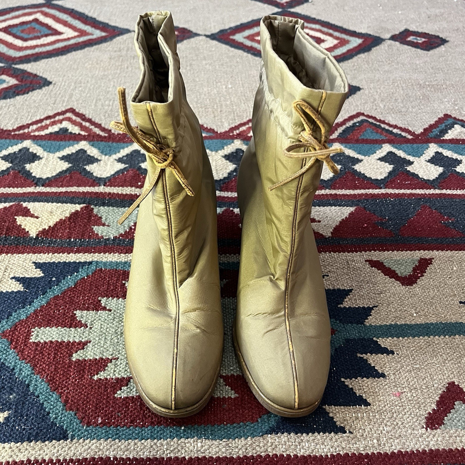 Vintage 80s Golo Winter Snow Boots Women’s 8 Beige Sherpa Lined Nylon High Heel