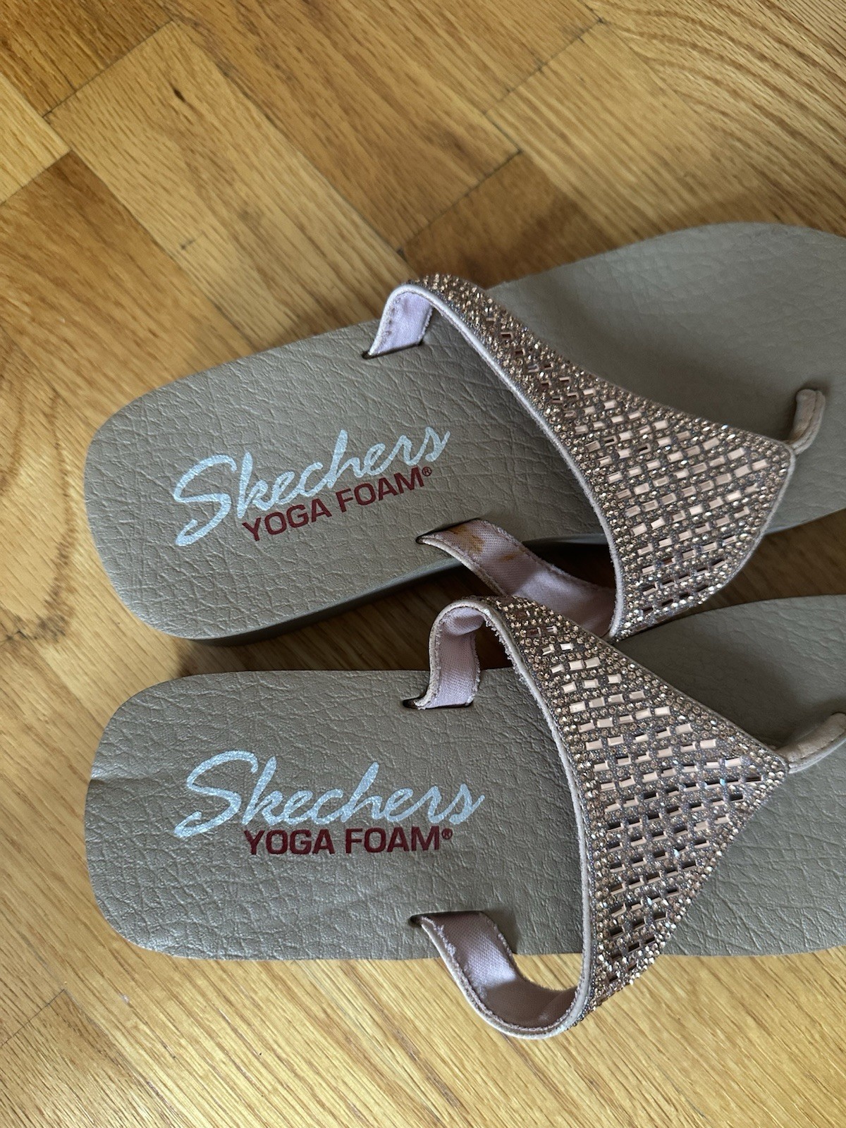 Skechers Pink Rhinestone Thong Wedge Slip-On Sandals Cushioned Foam US 8