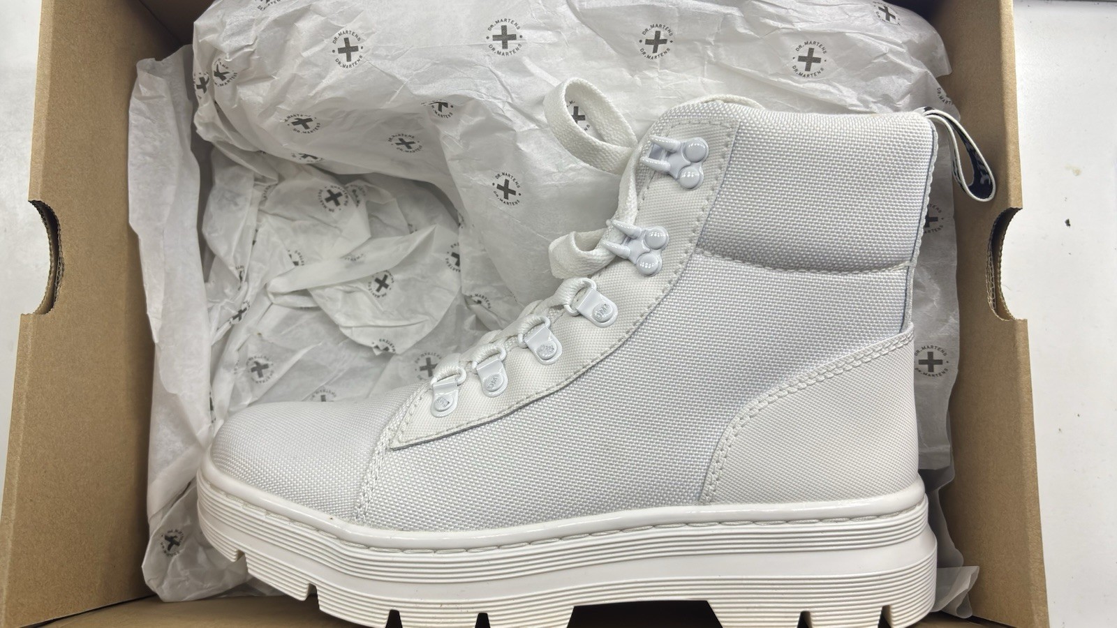 Dr. Martens Combs Poly Airwair Boots Women’s Size 7 White+White