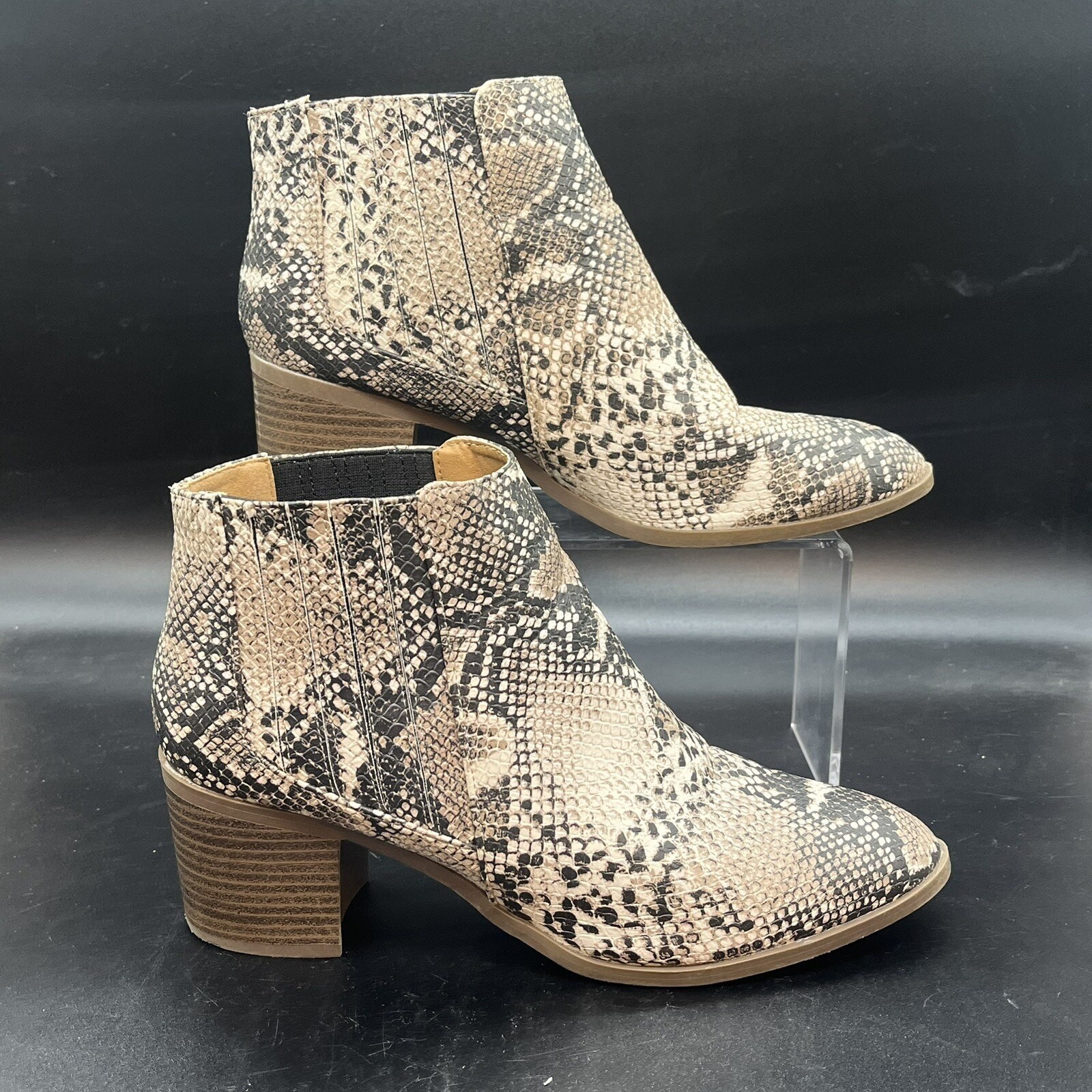 Maurices ruby snakeskin slip on ankle bootie womens 8.5 casual party office city