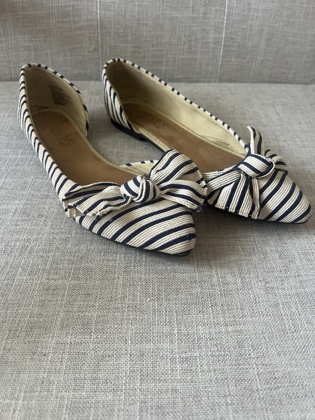 Serra Women’s Blue/White Striped Bow Slip-On Pointed Toe Flats Memory Foam US 9