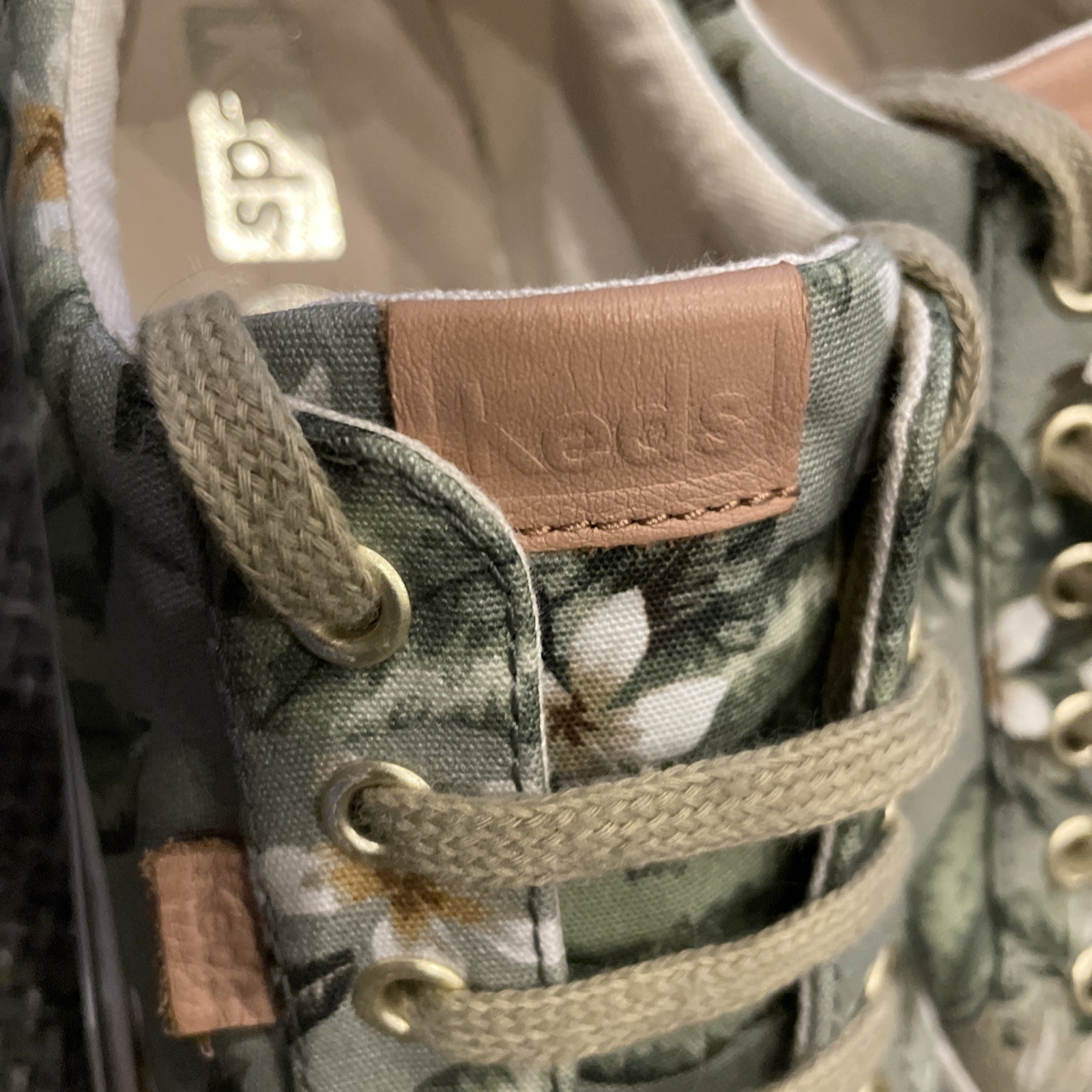 KEDS Jump Kick Tropical Print Size 10 Canvas Sneakers Women’s Cream/Green Laceup