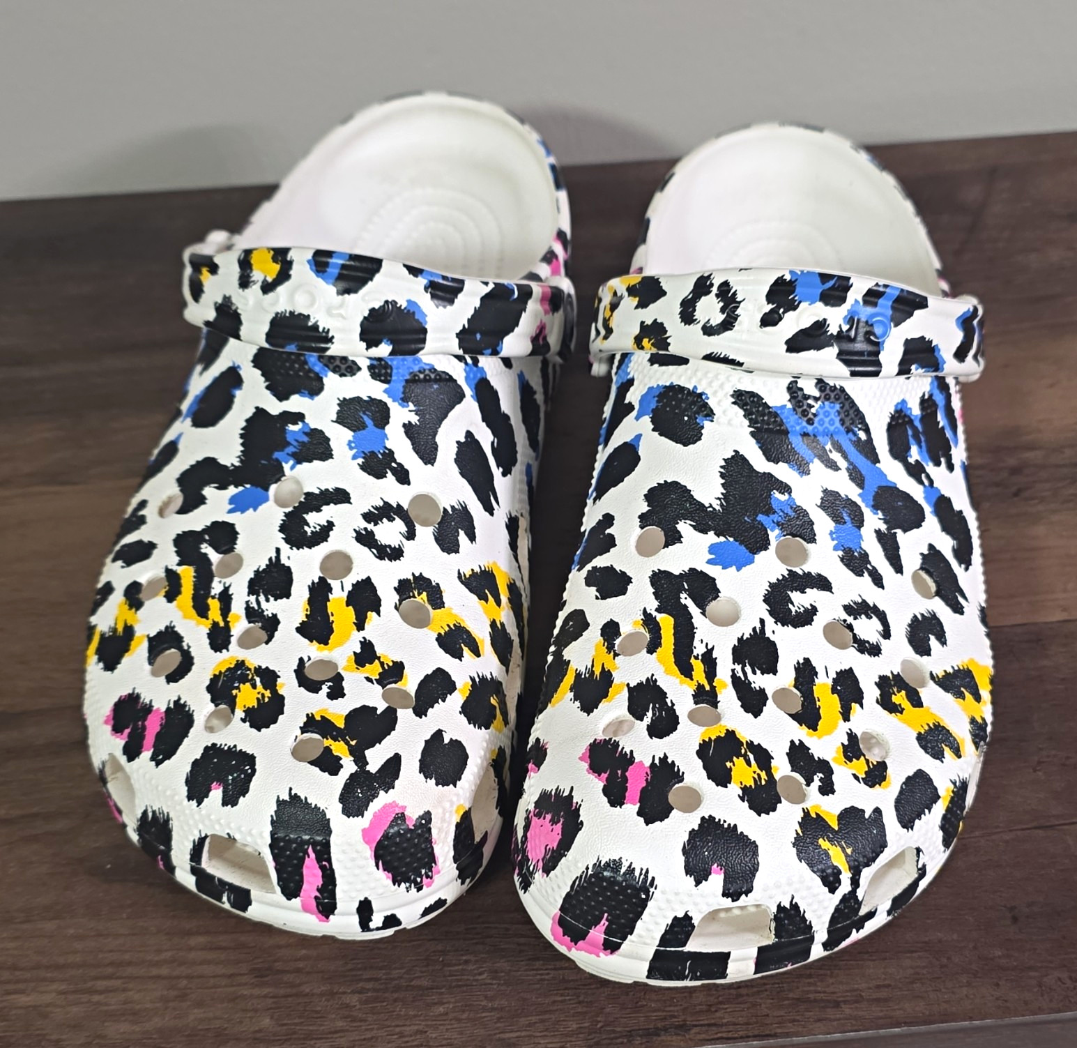 Crocs Classic Clog Women’s 11 White Multicolor Leopard Slip-On Comfort Strap