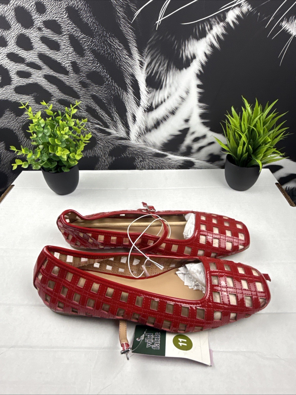 red Wild Fable Lorelei Woven Mary Jane flats feature a lattice-style Size 11