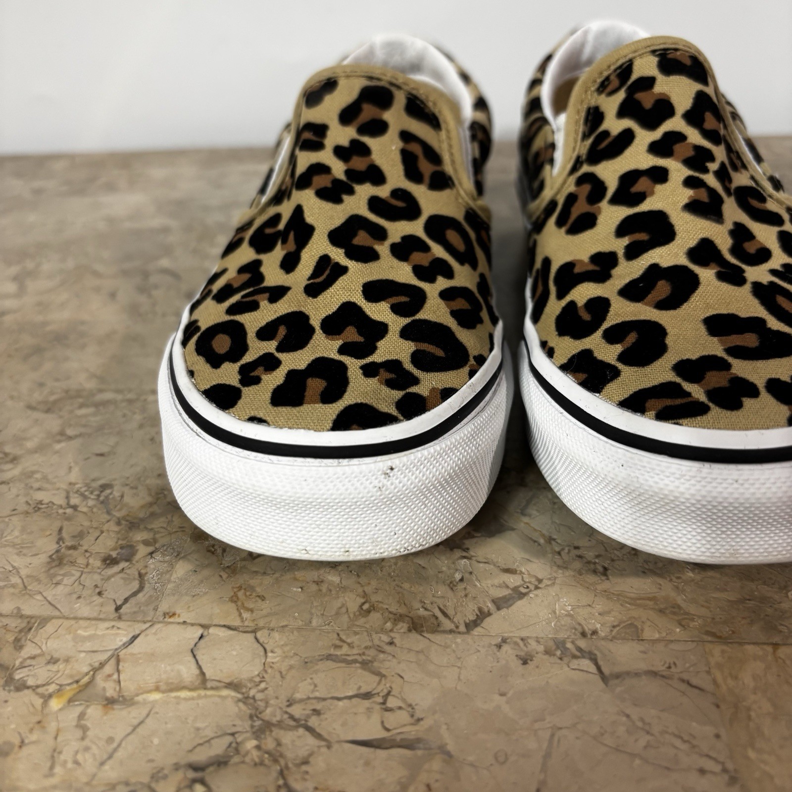 Vans Classic Slip-On Cheetah Print Canvas Skate Shoes Women Size 5 Men 3.5