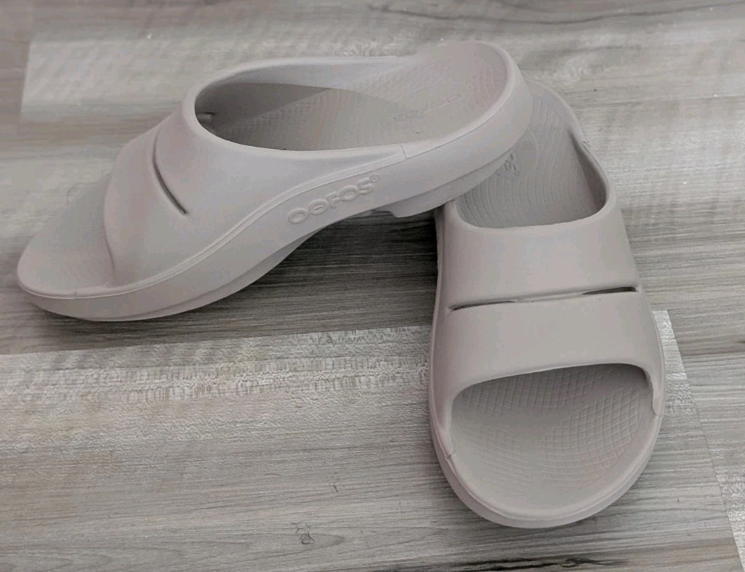 OOFOS OOahh Recovery Slide Sandals Nomad Beige Taupe W8 M6 EU39