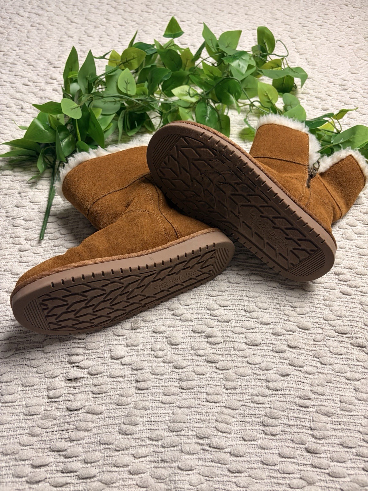 Kids Aribel Short Size 4 Koolaburra By UGG