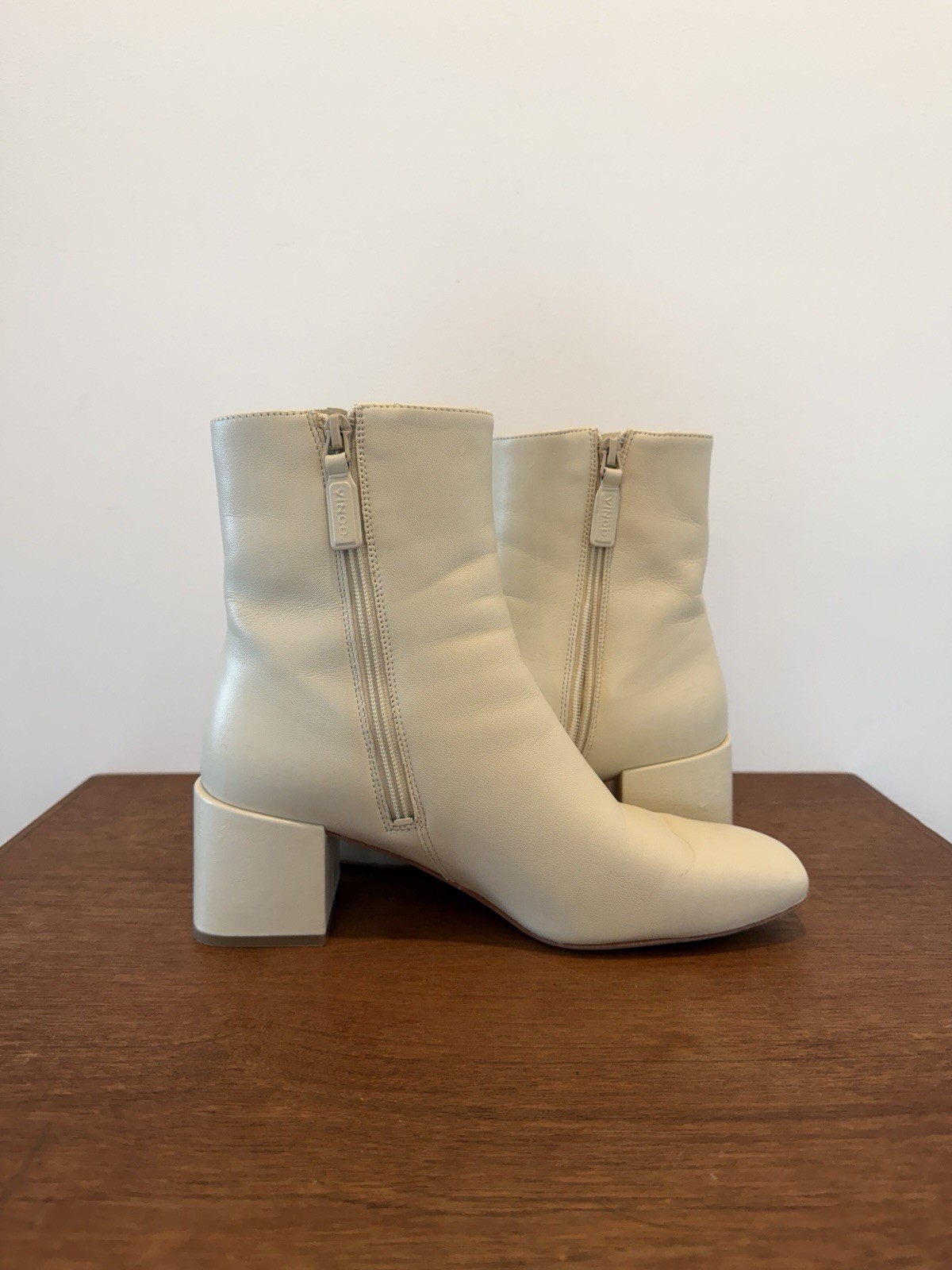 VINCE KAYE LEATHER BLOCK HEEL BOOTIES SIZE 8