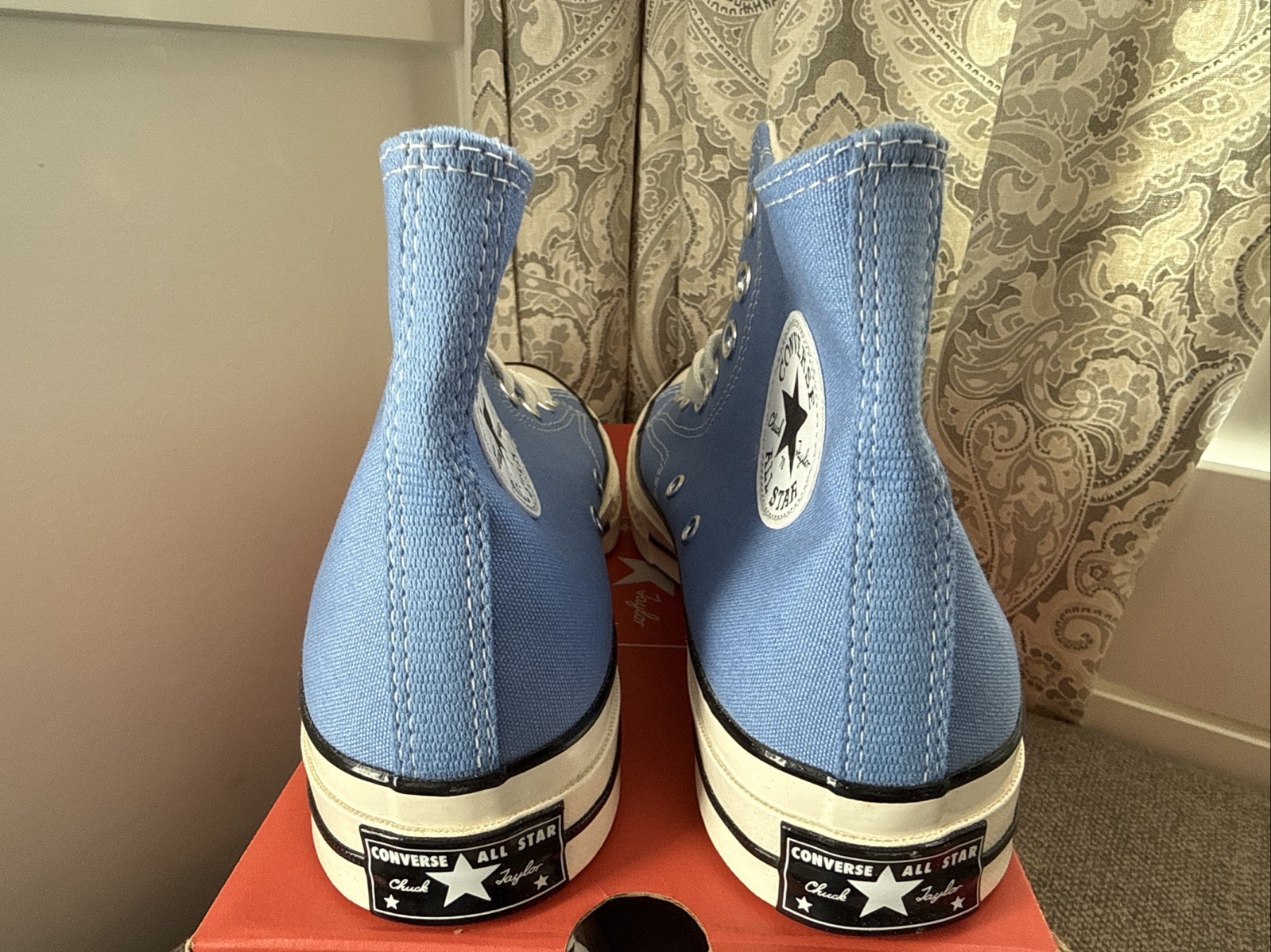Women’s Size 10 / Men’s Size 8 Converse A10524F Blue Sneakers Shoes