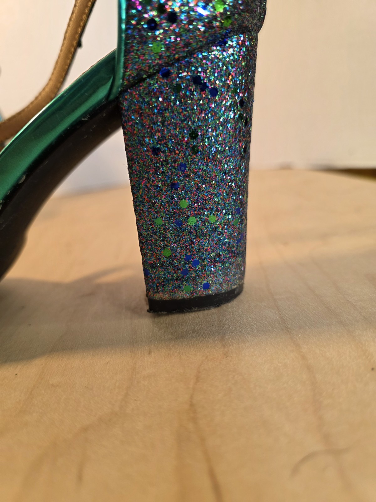 Allegra K Metallic Green Glitter Crisscross Block Heel Strapped Heels Size 8