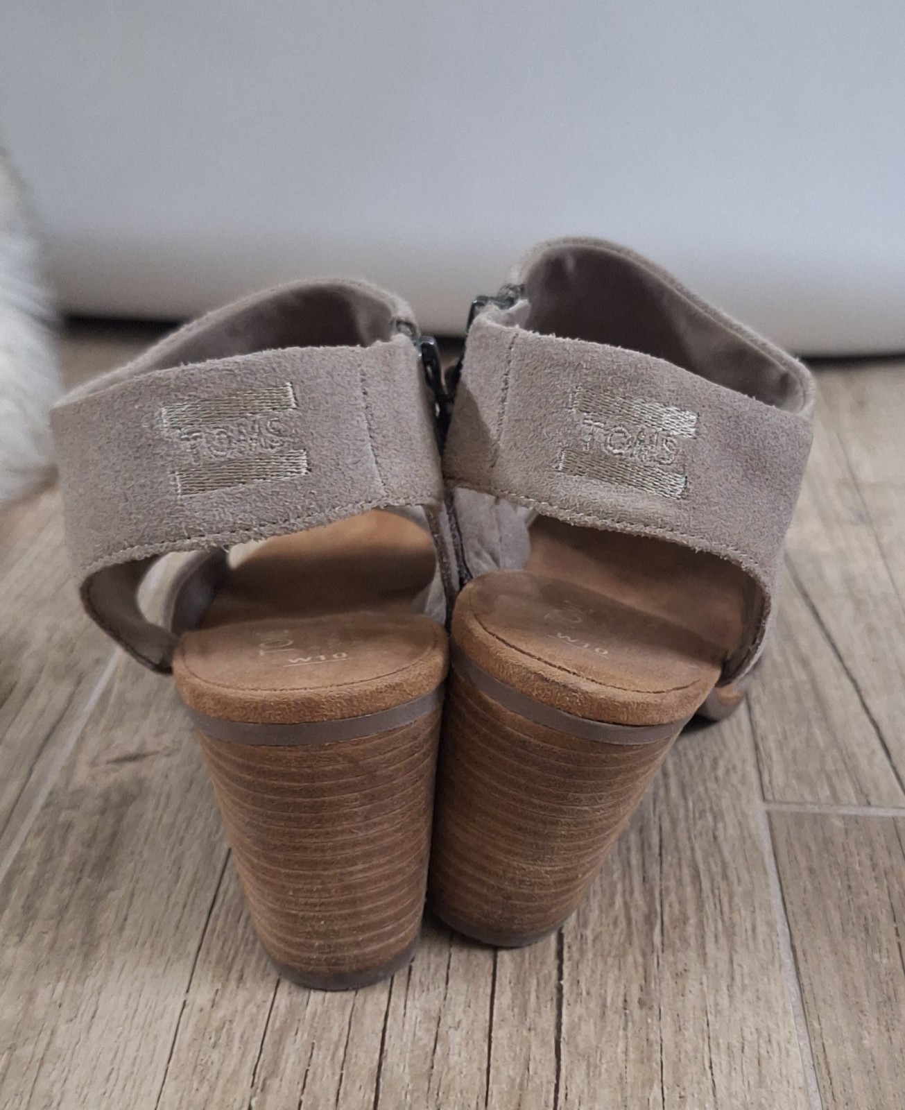 TOMS Majorca Cut Out Tan Block Heel Sandals Sz. 10