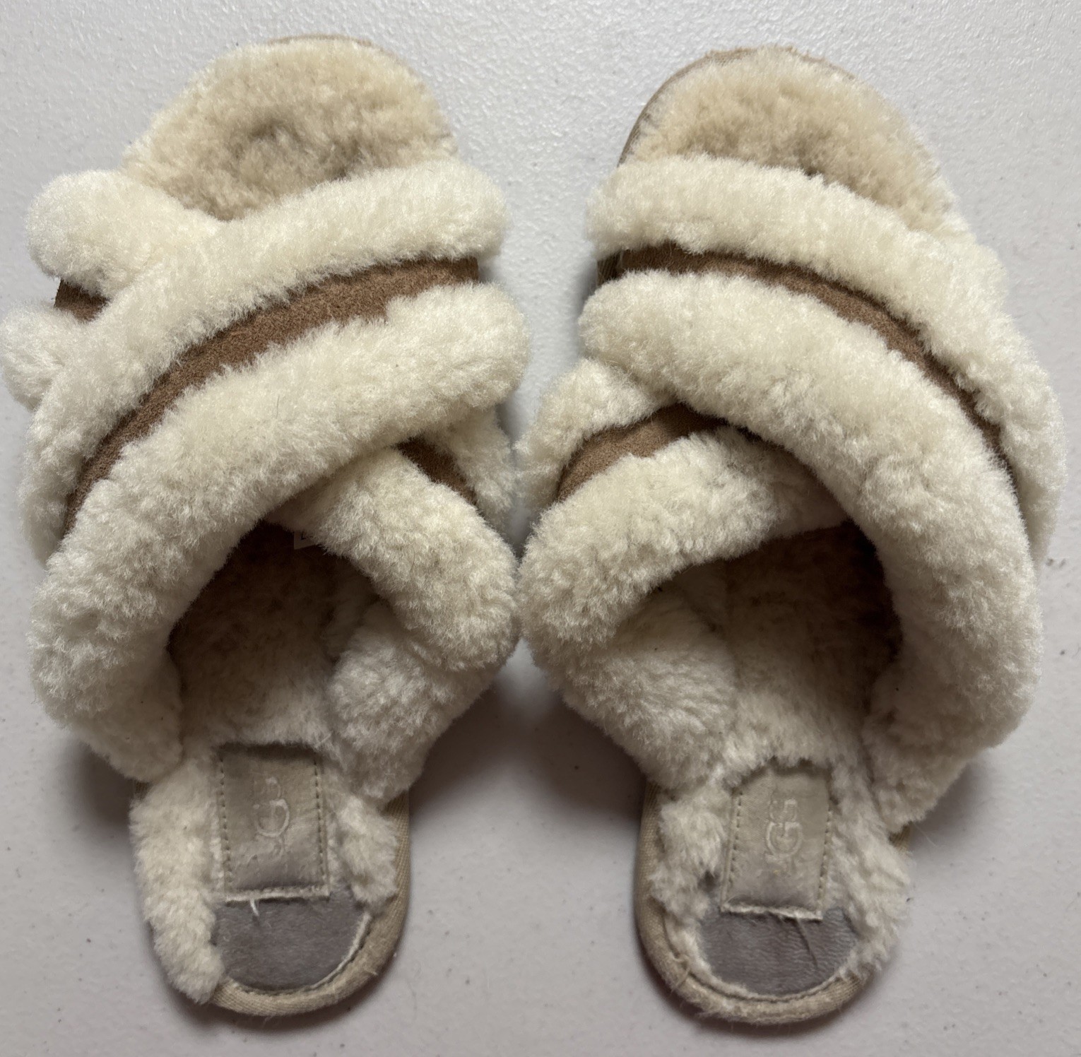 Ugg Scuffita Beige Slide Slippers W7 Sheepskin Cross-Straps *SEE DESCRIPTION