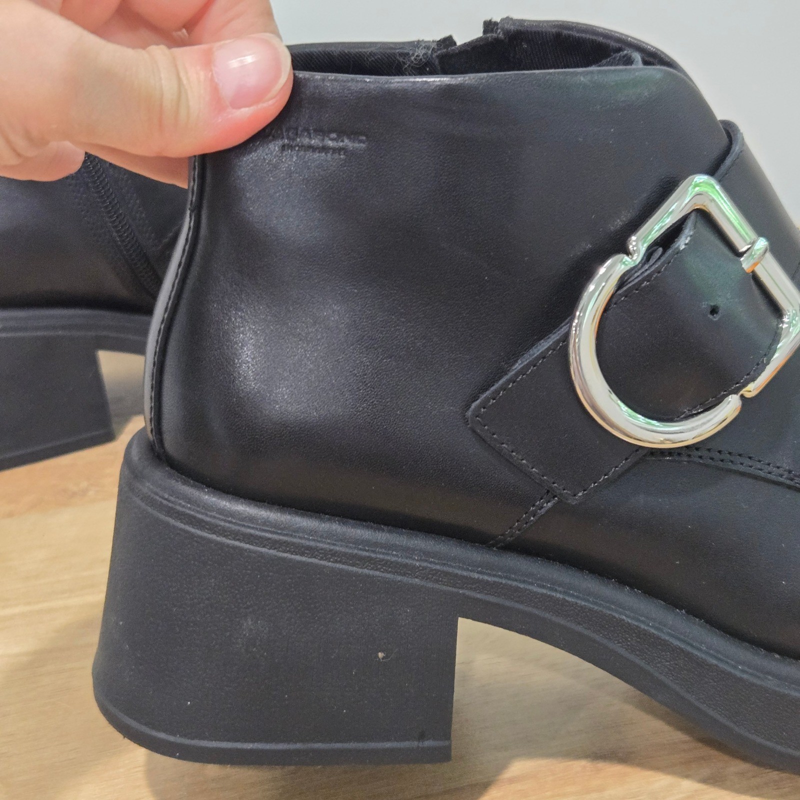 Vagabond Dorah Ankle Boots Women 38 / 8 Black Leather Buckle Square Toe Zip
