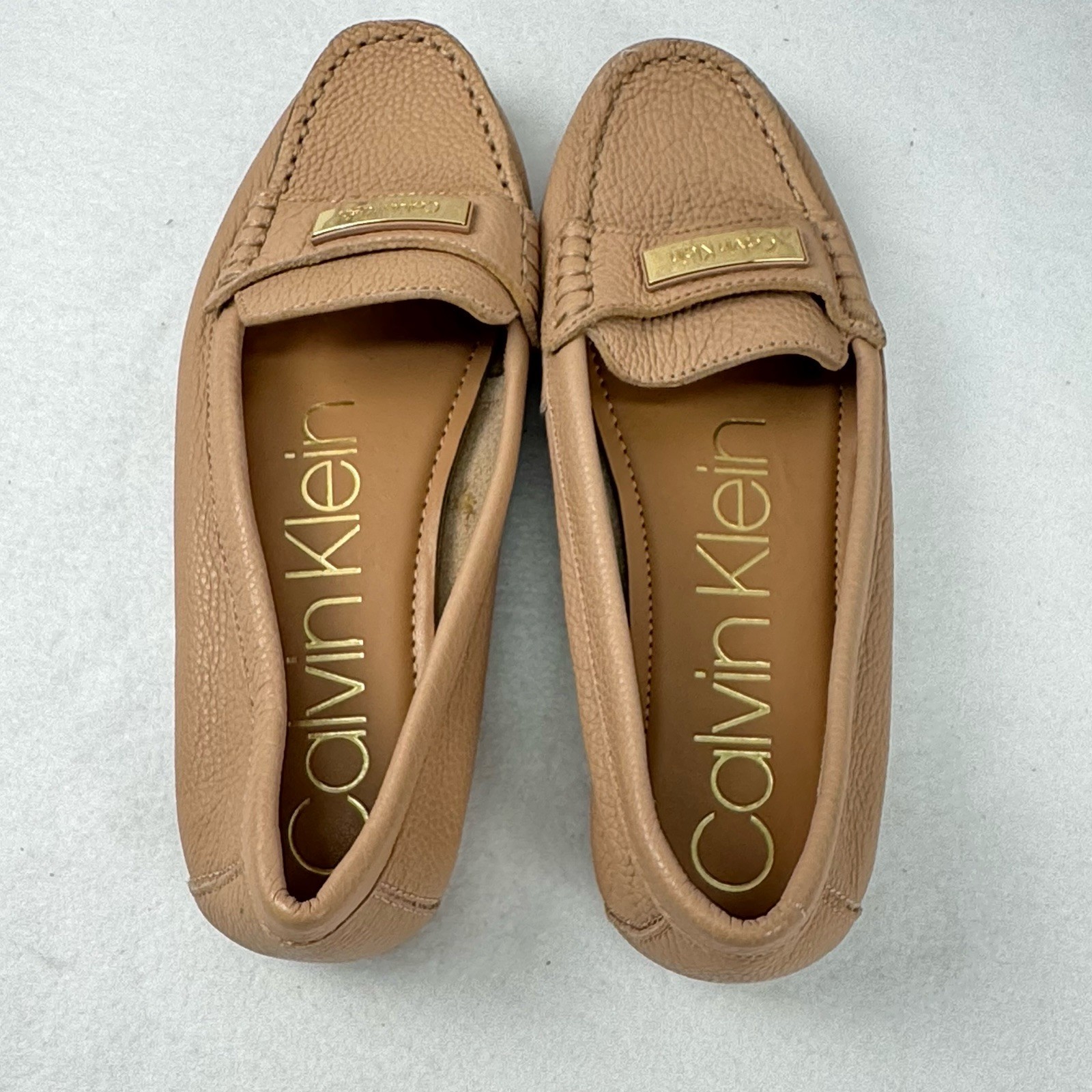 Calvin Klein Leather Gold Logo Bone Tan Leta Driving Moccasin Loafers 6.5 NEW