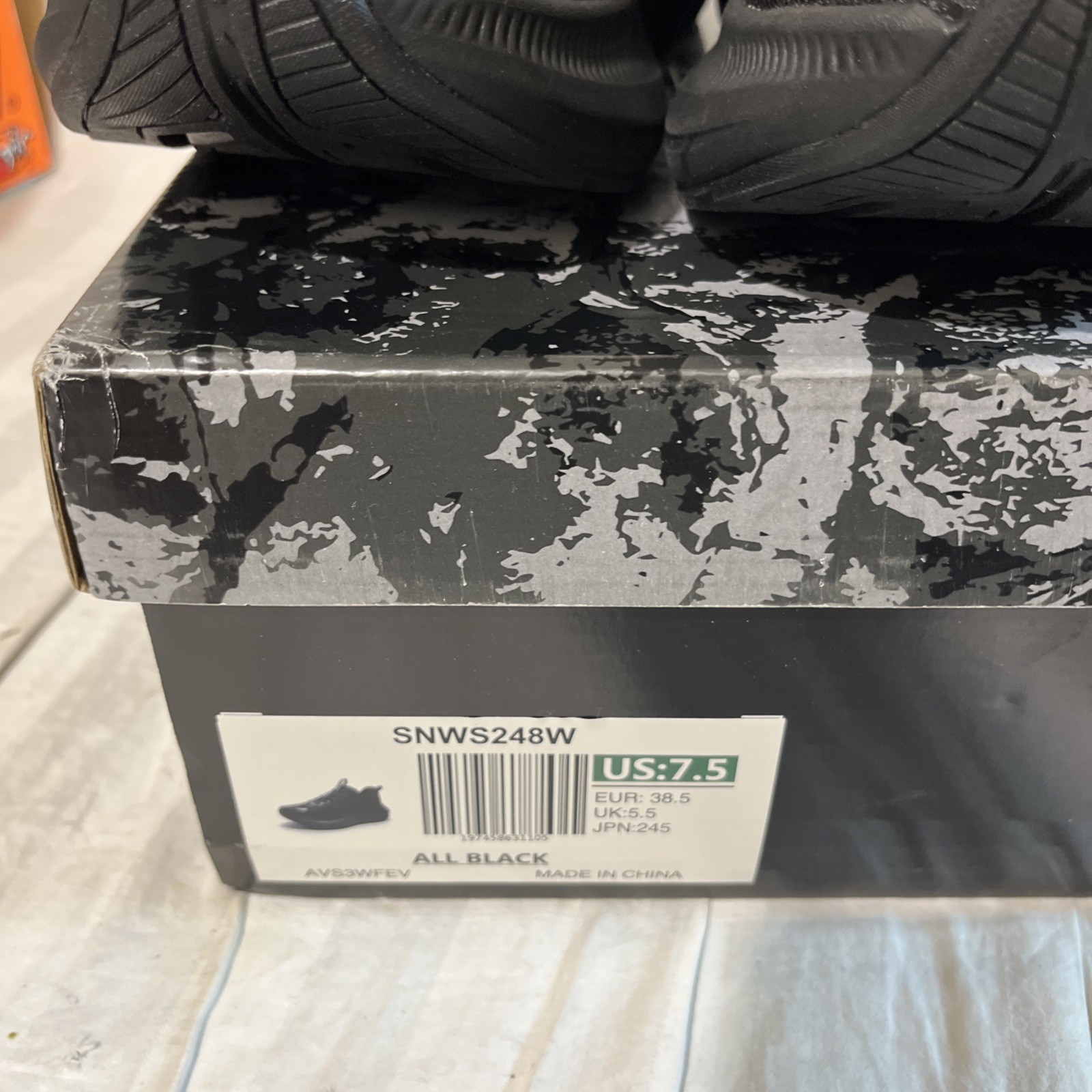NEW IN BOX WOMENS ALL BLACK NORTI V8 SNEAKERS SIZE 7.5