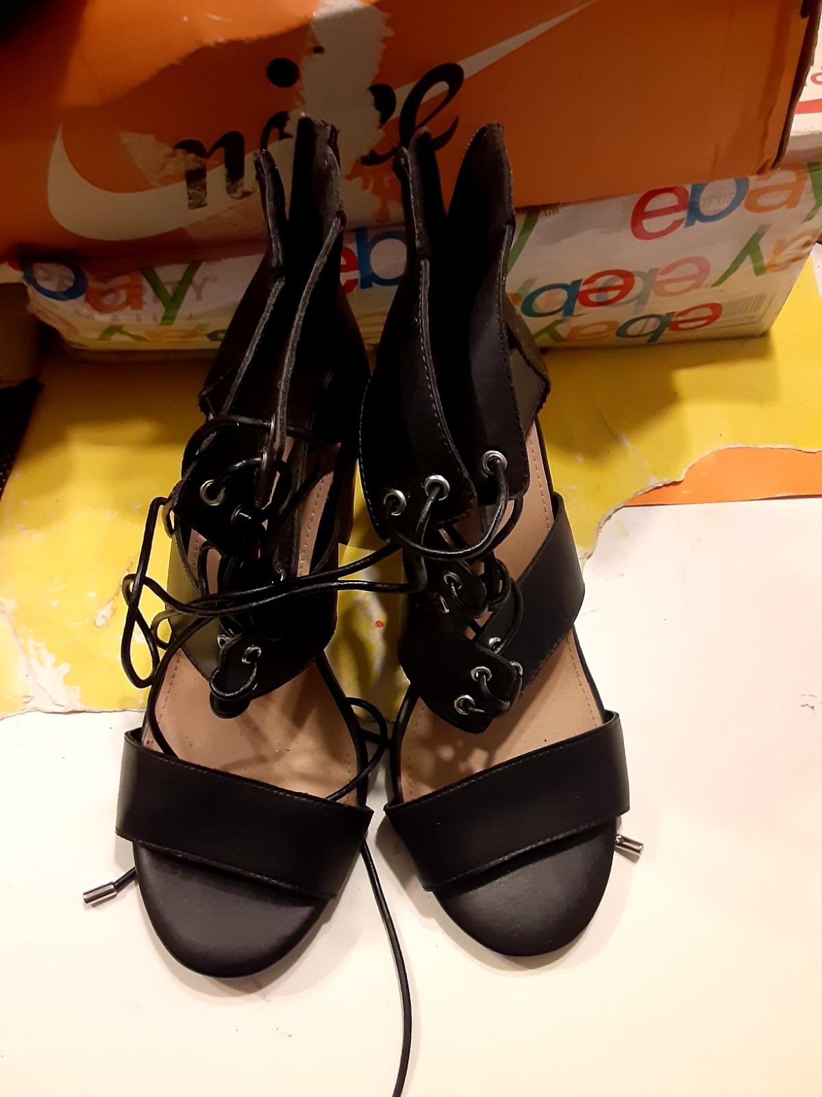 TORRID 4H BLACK EYELET CAGED PLAT HI 7.5 US WOMEN