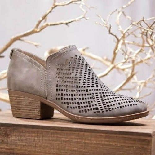 Amanda Blu Birch Laser-Cut Shootie Taupe Ankle Boots Womens 8.5 NEW