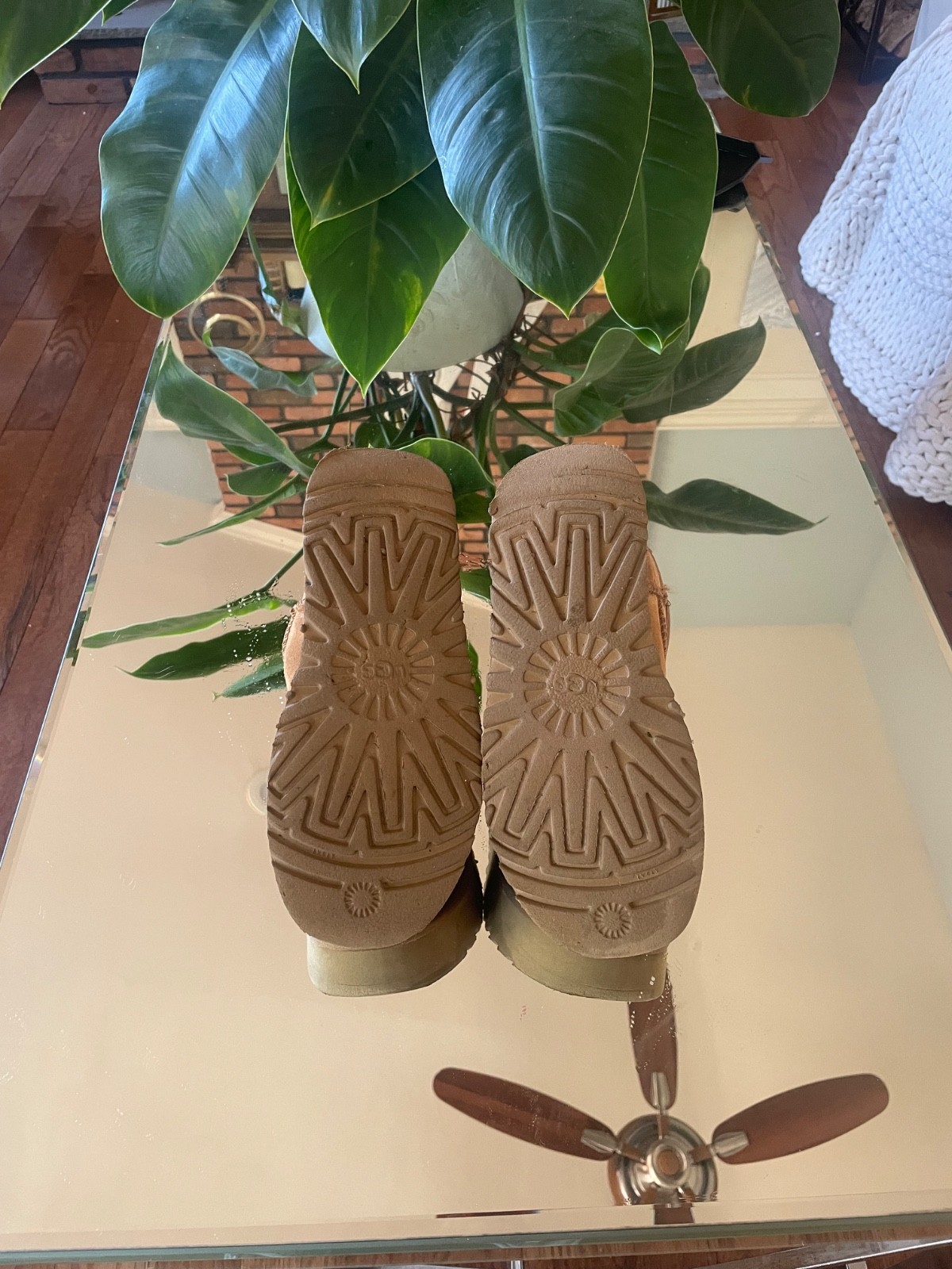 UGG Women’s Classic Ultra Mini Platform Chesnut Boots 1135092 Size 37 USA