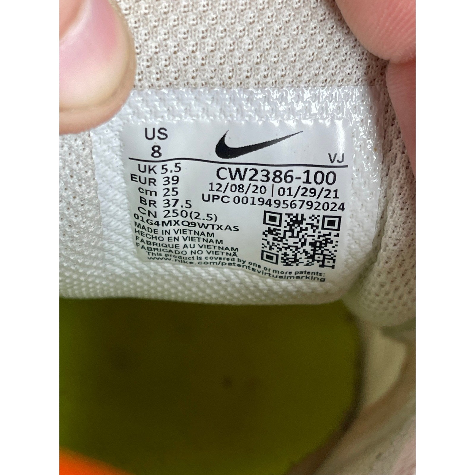 Nike Space Hippie 04 Sail Total Orange Womens 8 Running Shoes CW2386-100