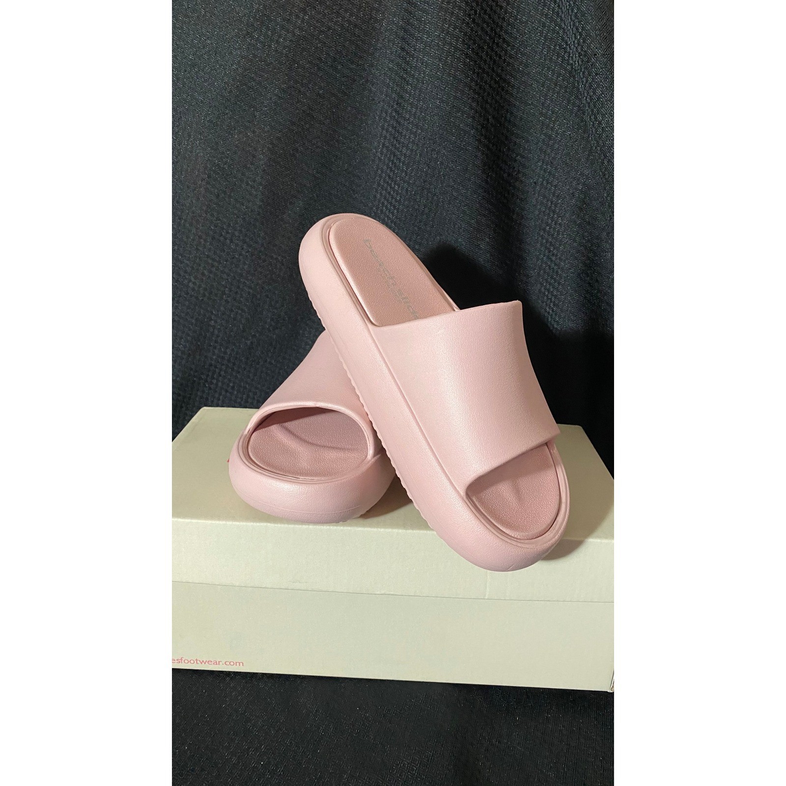 Beach Slides by J/Slides Squish Pink EVA Platform Sandals Womans Size 10 New Box