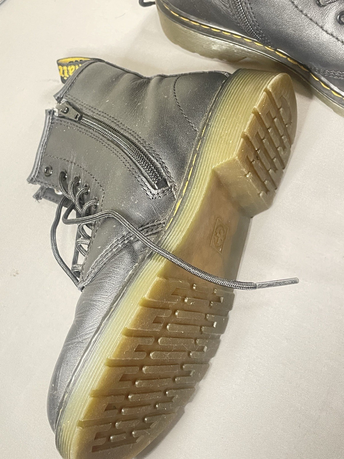 Dr. Martens 1460 Women’s Original Smooth Leather Boots Black, US 6