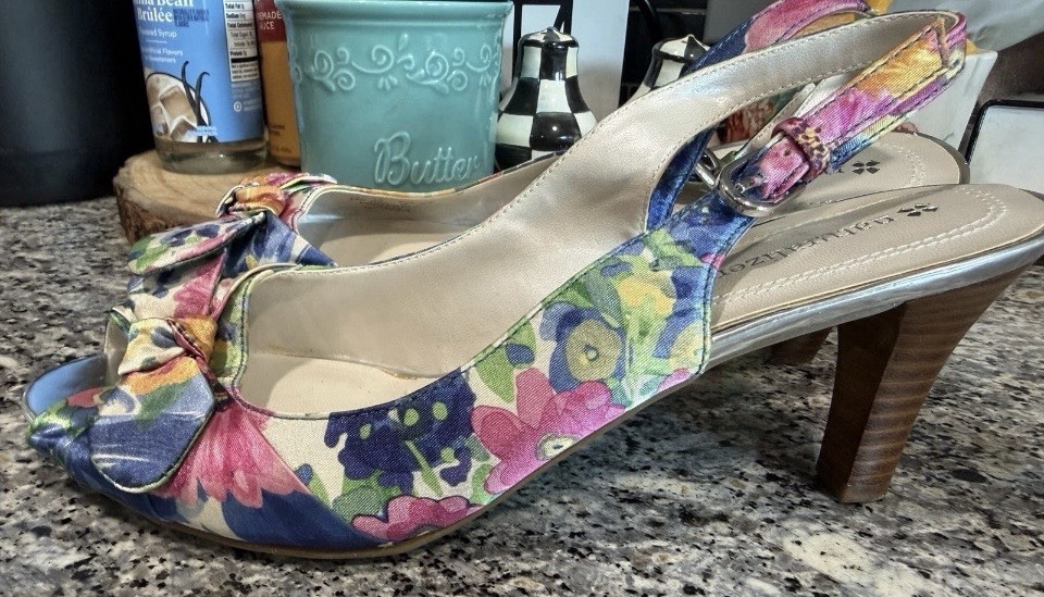 Adorable Vintage Naturalizer Floral Peep Toe Sling Back Size 8