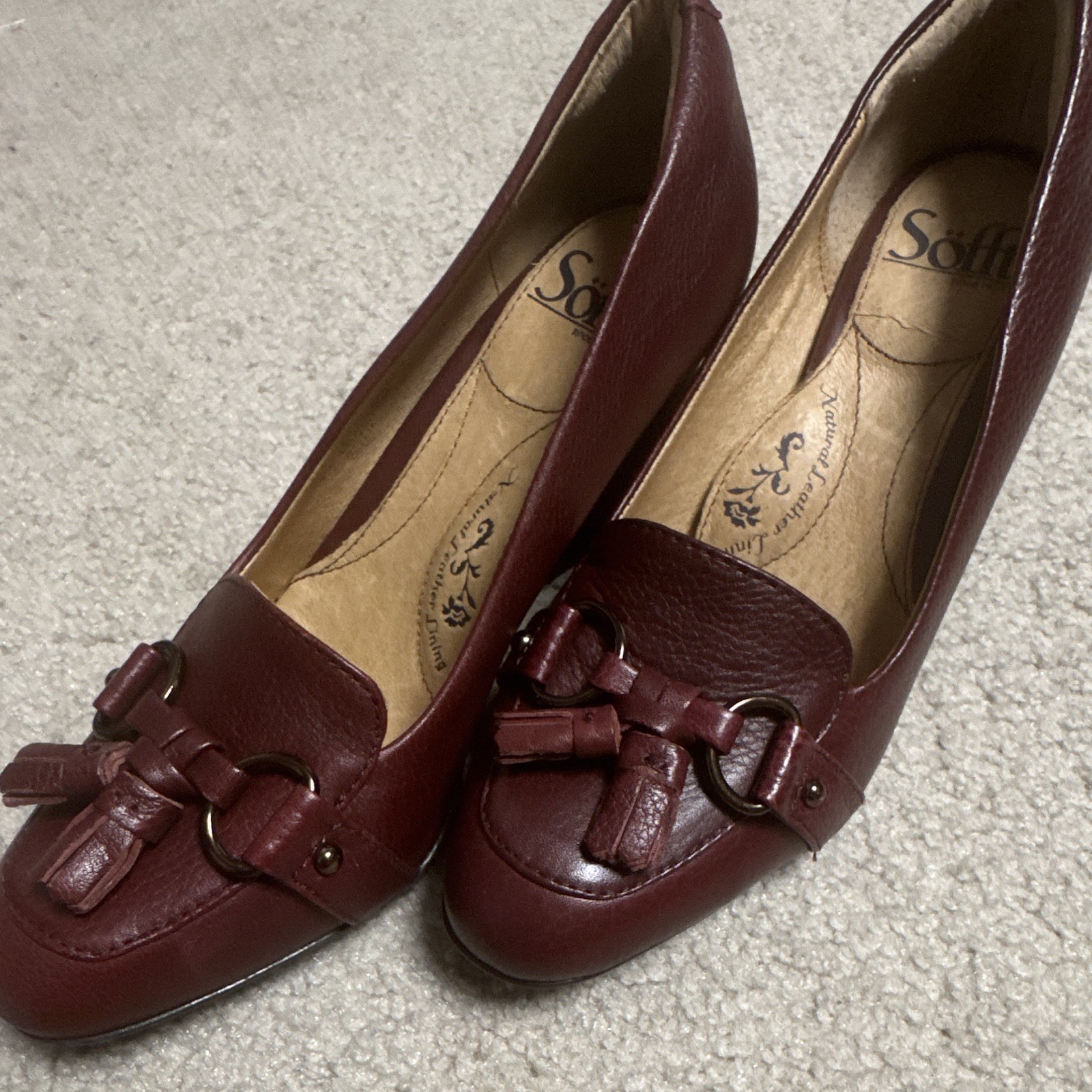 Sofft Burgundy Leather Tassel Buckle Slip-On Block Heel Round Toe Pumps US 6.5