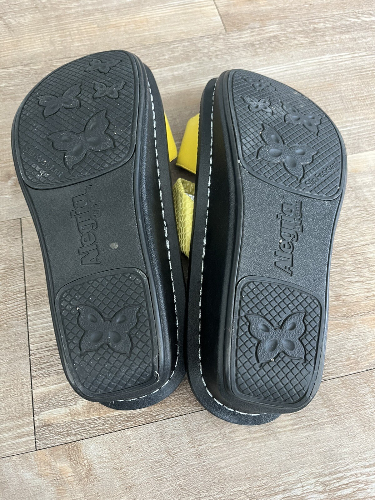 Alegria US 6 – 6.5 EU 36 Karmen Sandals Yellow Leather Slide Clogs Slip On