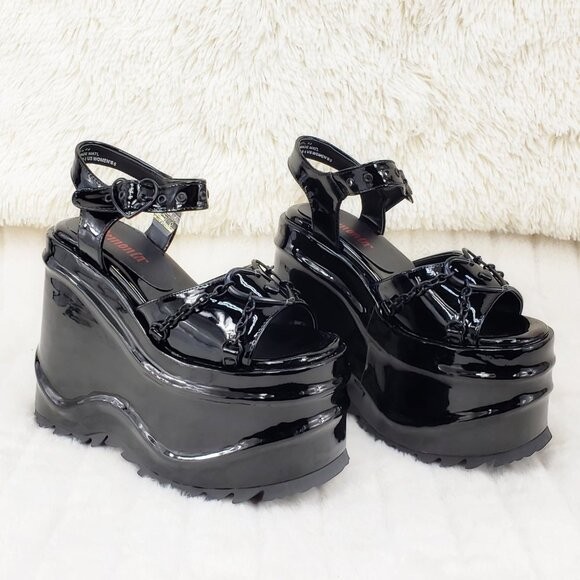 DEMONIA Wave 09- 6″ Platform Goth Heart Chain Sandals Shoes Black Patent
