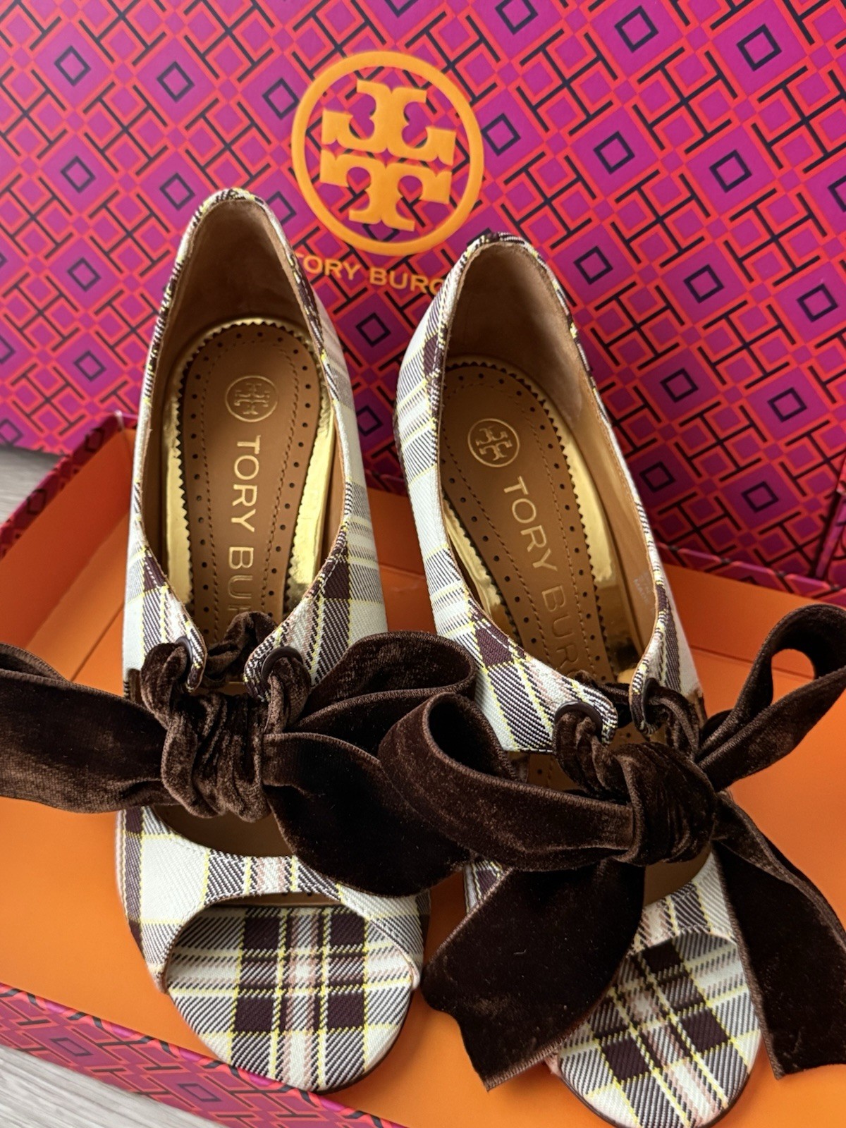 Tory Burch Women’s Brown/White Plaid Slip-On Peep Toe Bow Stiletto Pump Heels 9